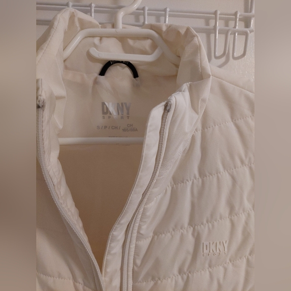 DKNY Women's Ivory Quilted Vest - Picture 3 of 6